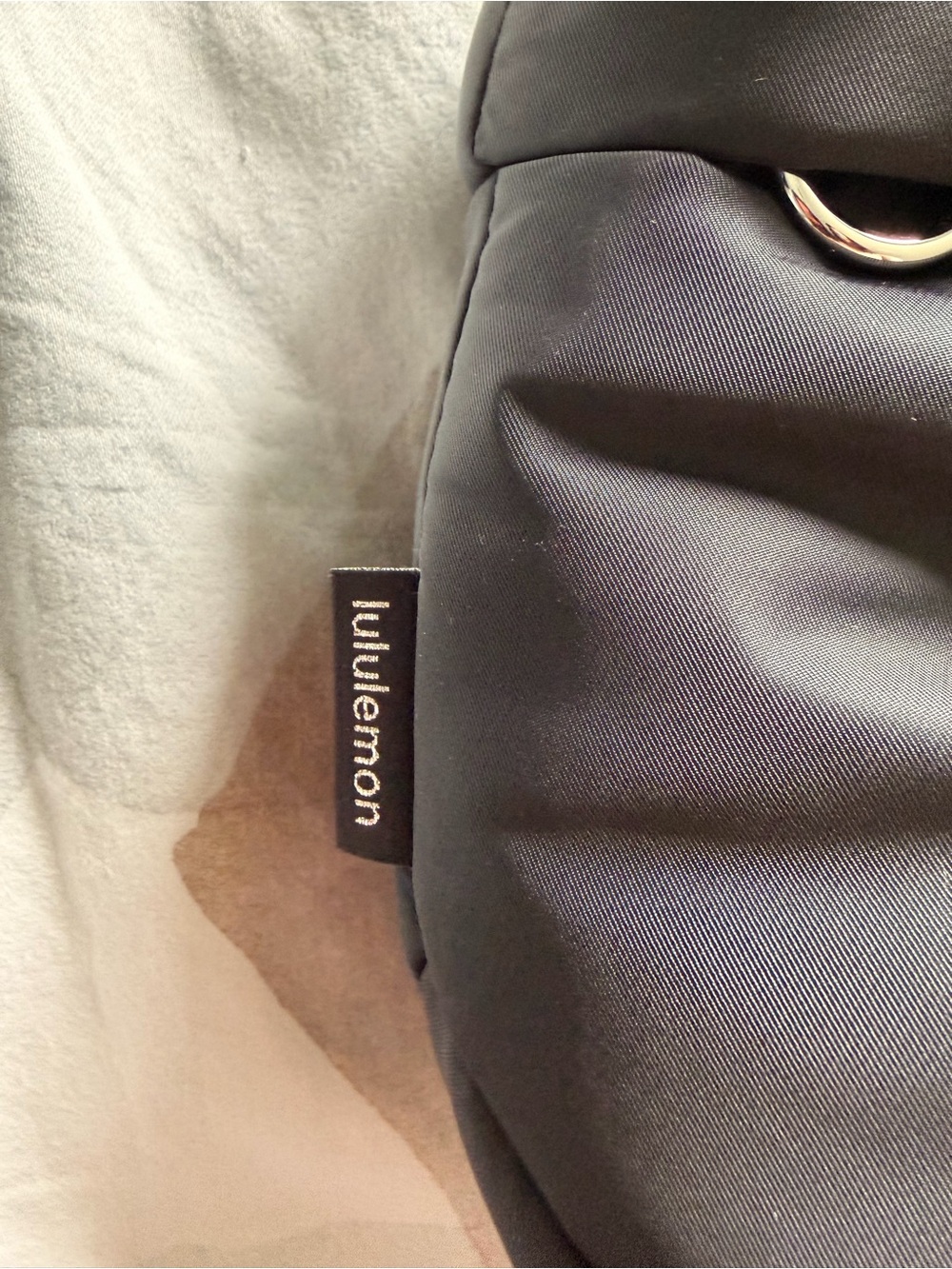 Lululemon On My Level Puffer Tote Bag Small in Black NWT - Picture 5 of 7